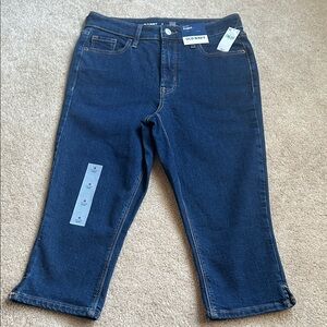 Old Navy Indigo Denim High Rise Capris. Size 4